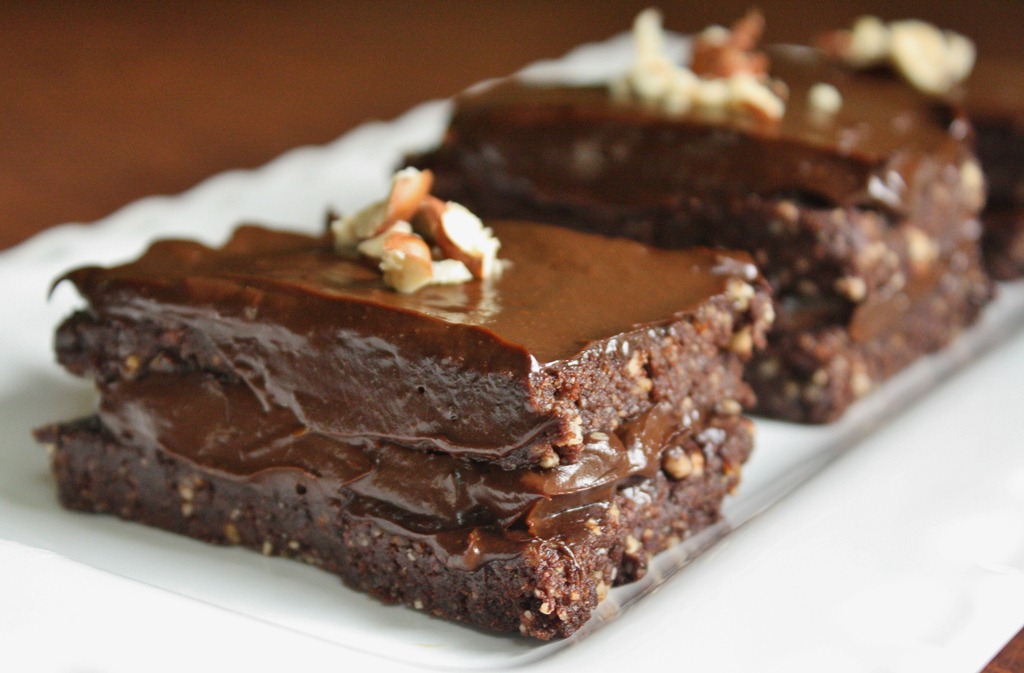 Hazelnut Chocolate Cake {Raw/Vegan}